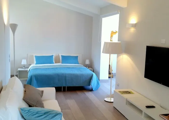 B&B Unique